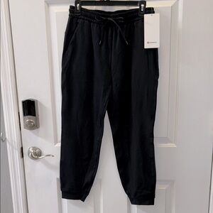 Lululemon Women’s Black Jogger Pants 6 NWT